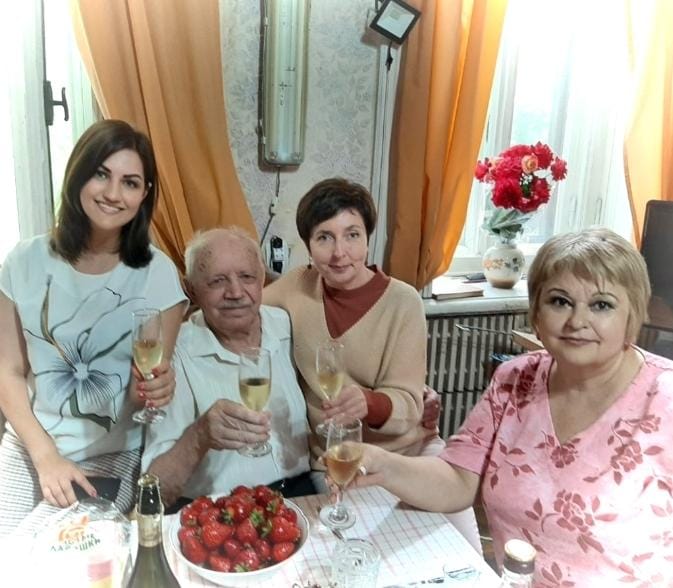 9 июня исполнилось 91 год старейшему художнику Новочеркасска Елисееву Льву Викторовичу.