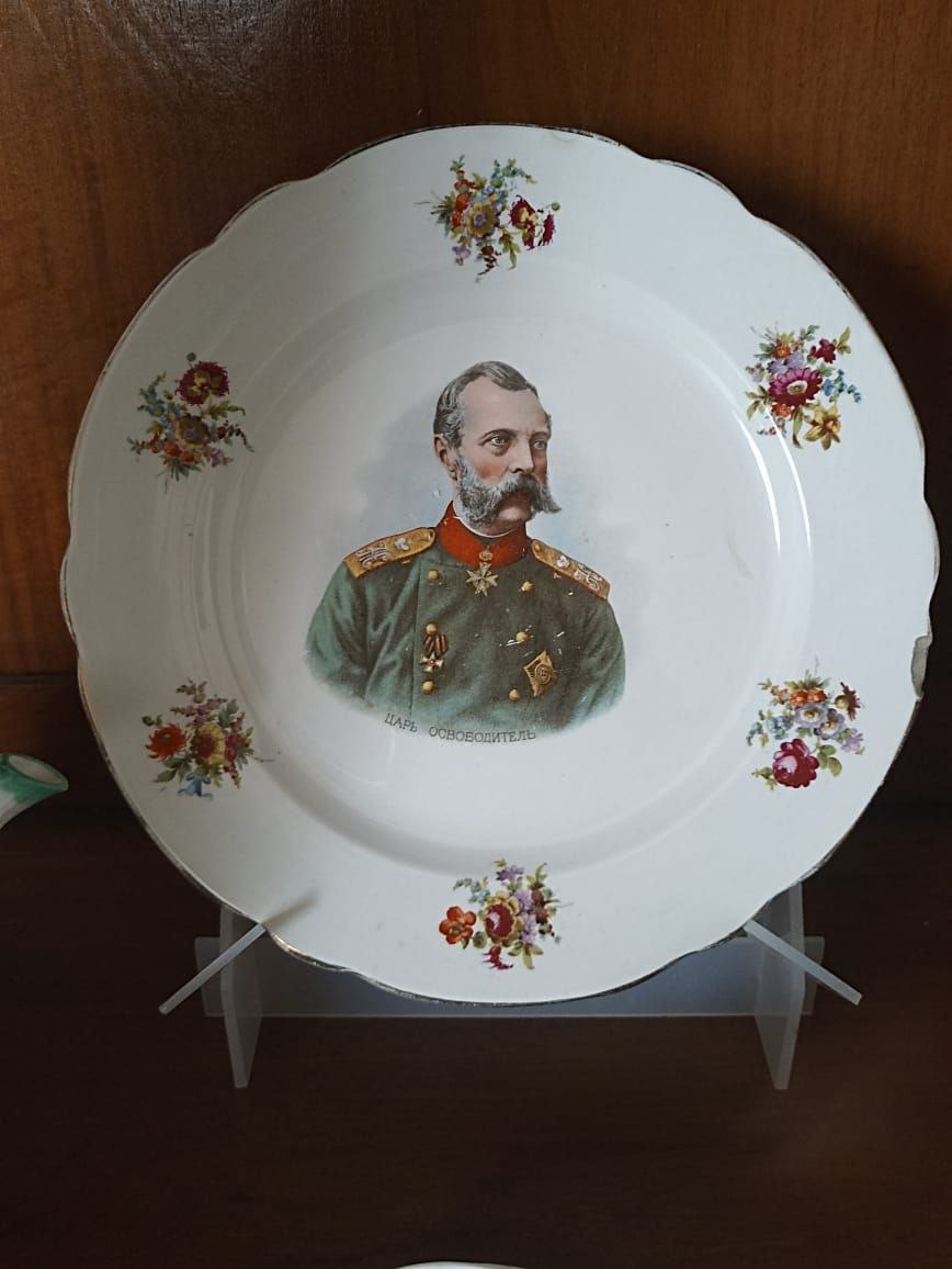 17 марта 1861 года, 161 год назад был обнародован манифест  императора Александра II об отмене крепостного права (подписанный им ранее - 19 февраля (3 марта).