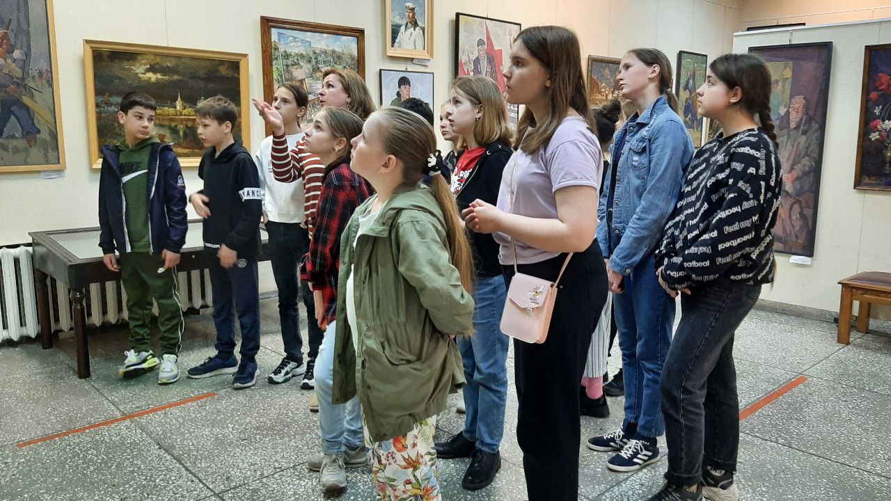 Мы живы, любим и творим, благодаря великим жертвам уходящего поколения. Память поколений - тема, которая не должна быть предана забвению.