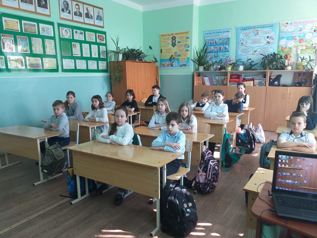 В день космонавтики, учащиеся МБОУ СОШ №8 прослушали лекцию «Путь к звёздам».