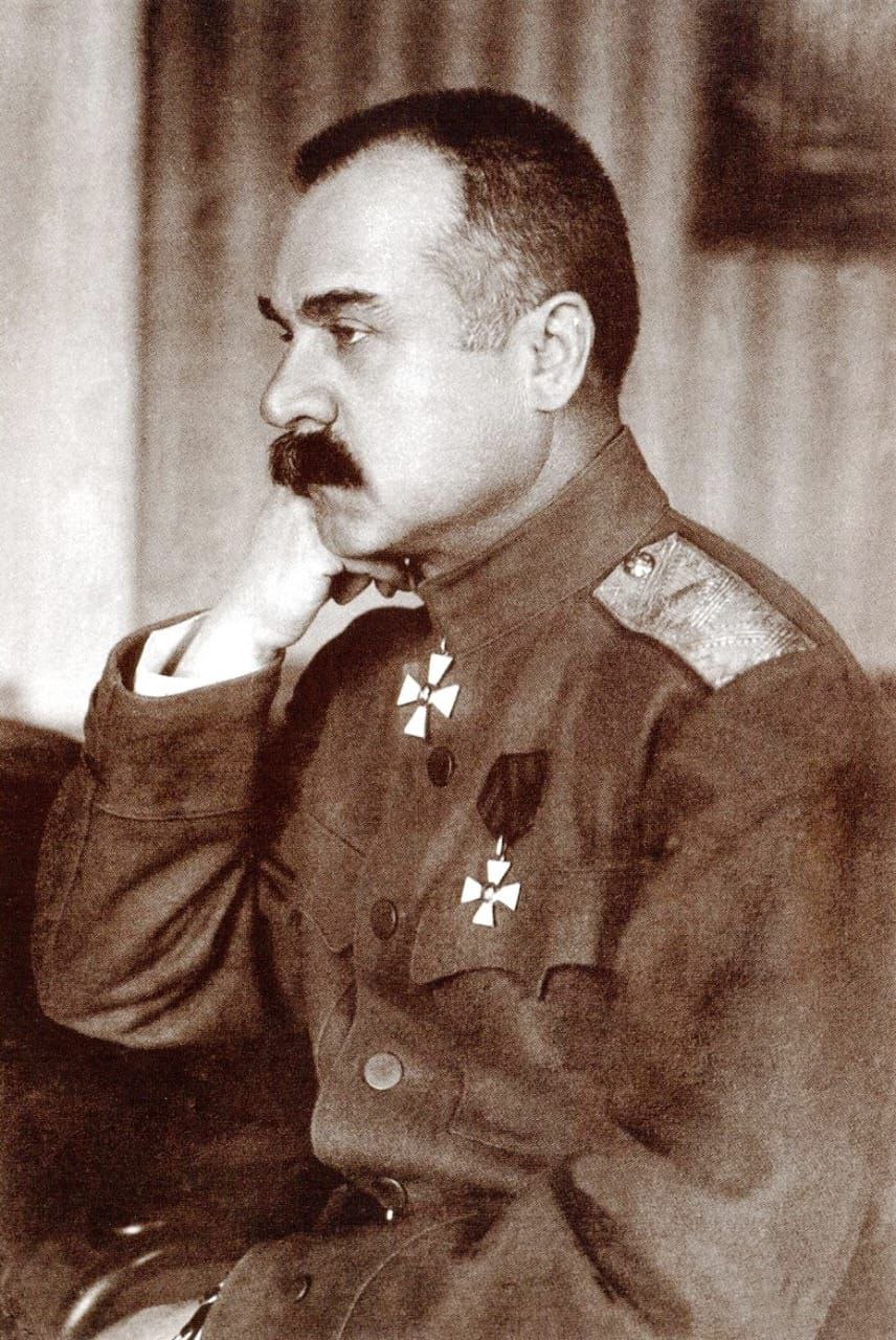Сегодня, 12 октября (с. с), исполняется, исполняется 162 года со дня рождения Донского атамана, генерала от кавалерии, Георгиевского кавалера Первой Мировой войны А. М Каледина.