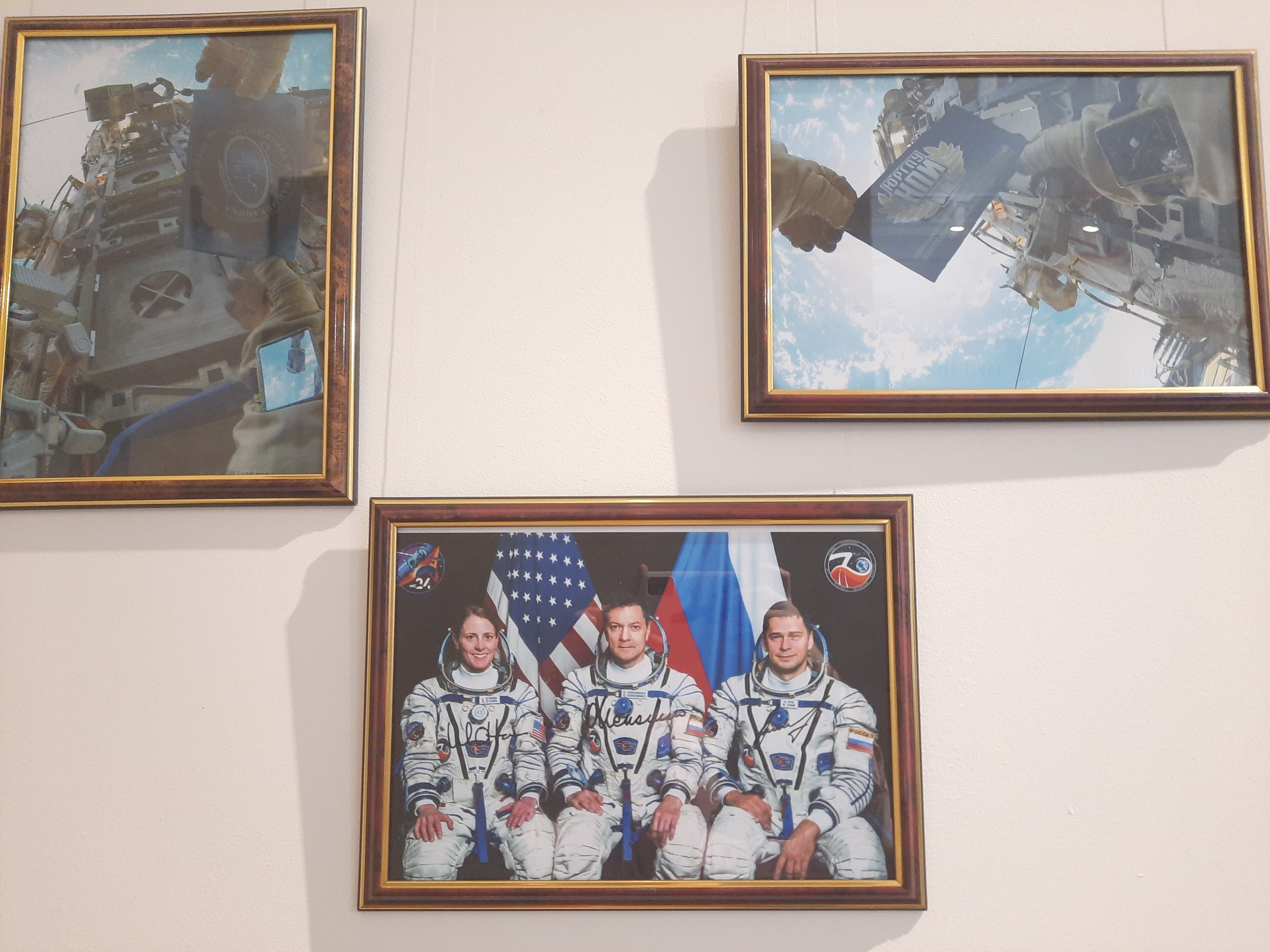 Поздравляем наших дорогих друзей с Днём космонавтики, особенно хочется поздравить всех людей, причастных к космической отрасли!
