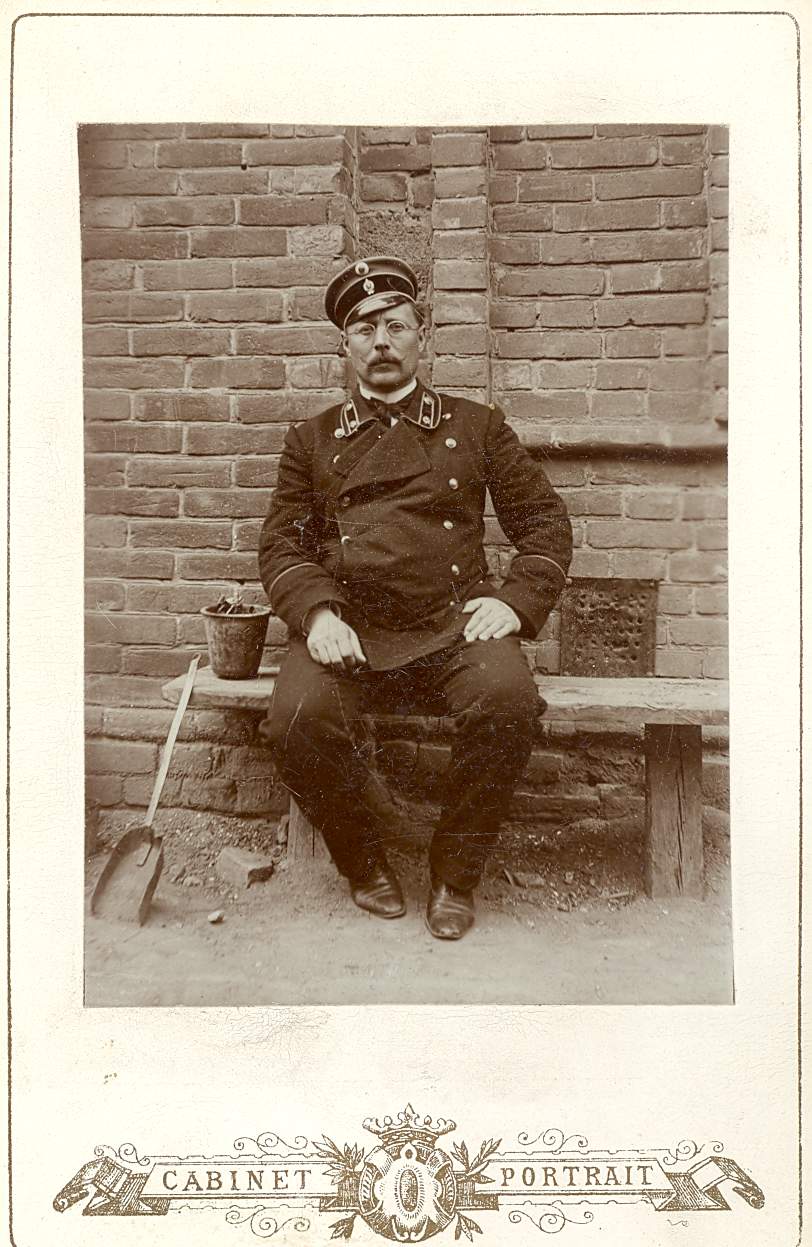 155 лет со дня рождения Акима Пудовича Асеева (1869-1933) – специалиста в области виноградарства и виноделия. Аким Пудович Асеев родился в бедной казачьей семье в станице Павловской, Хоперского округа.