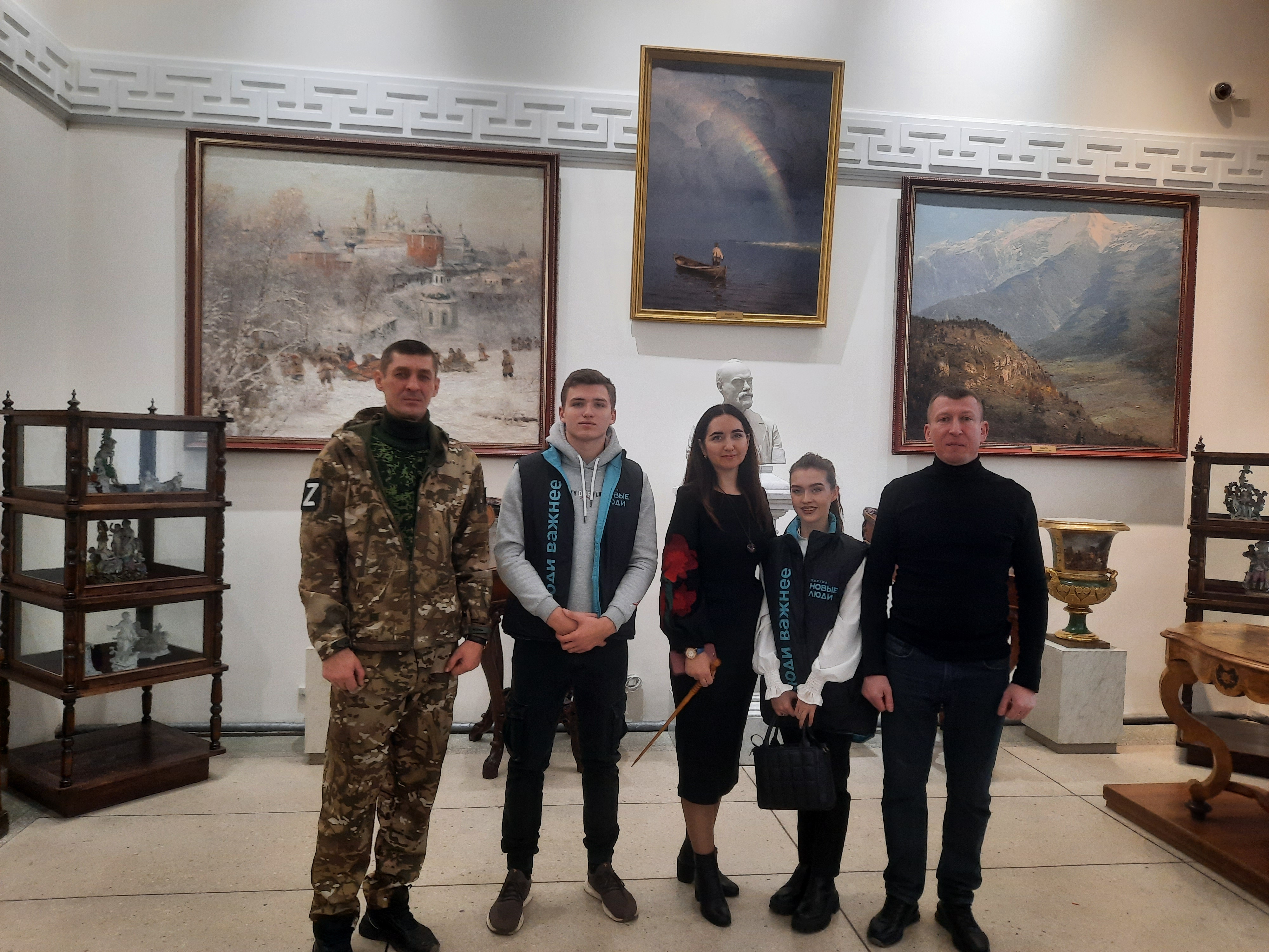 День добровольца (волонтера) в России. День добровольца (волонтера) в России.