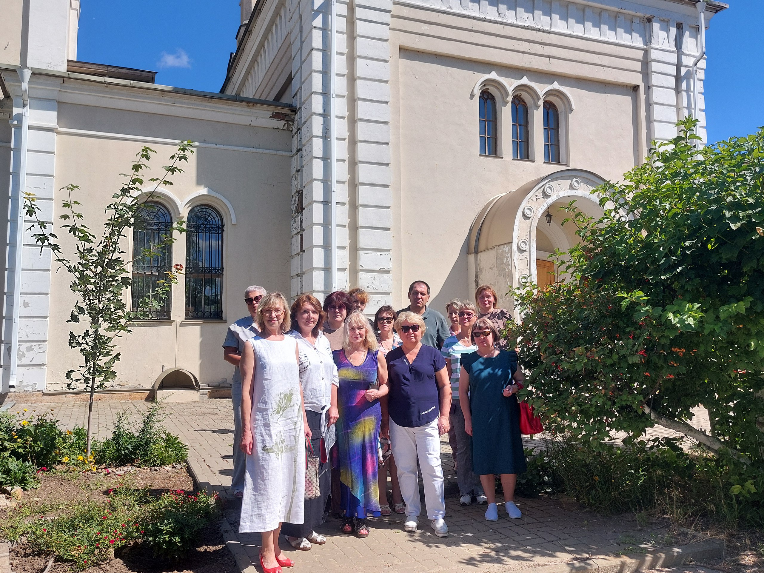 В День 272-летия со дня рождения атамана М. И. Платова прошла экскурсия для заинтересованных горожан и гостей города на территории церкви Рождества Пресвятой Богородицы в х. Малый Мишкин.