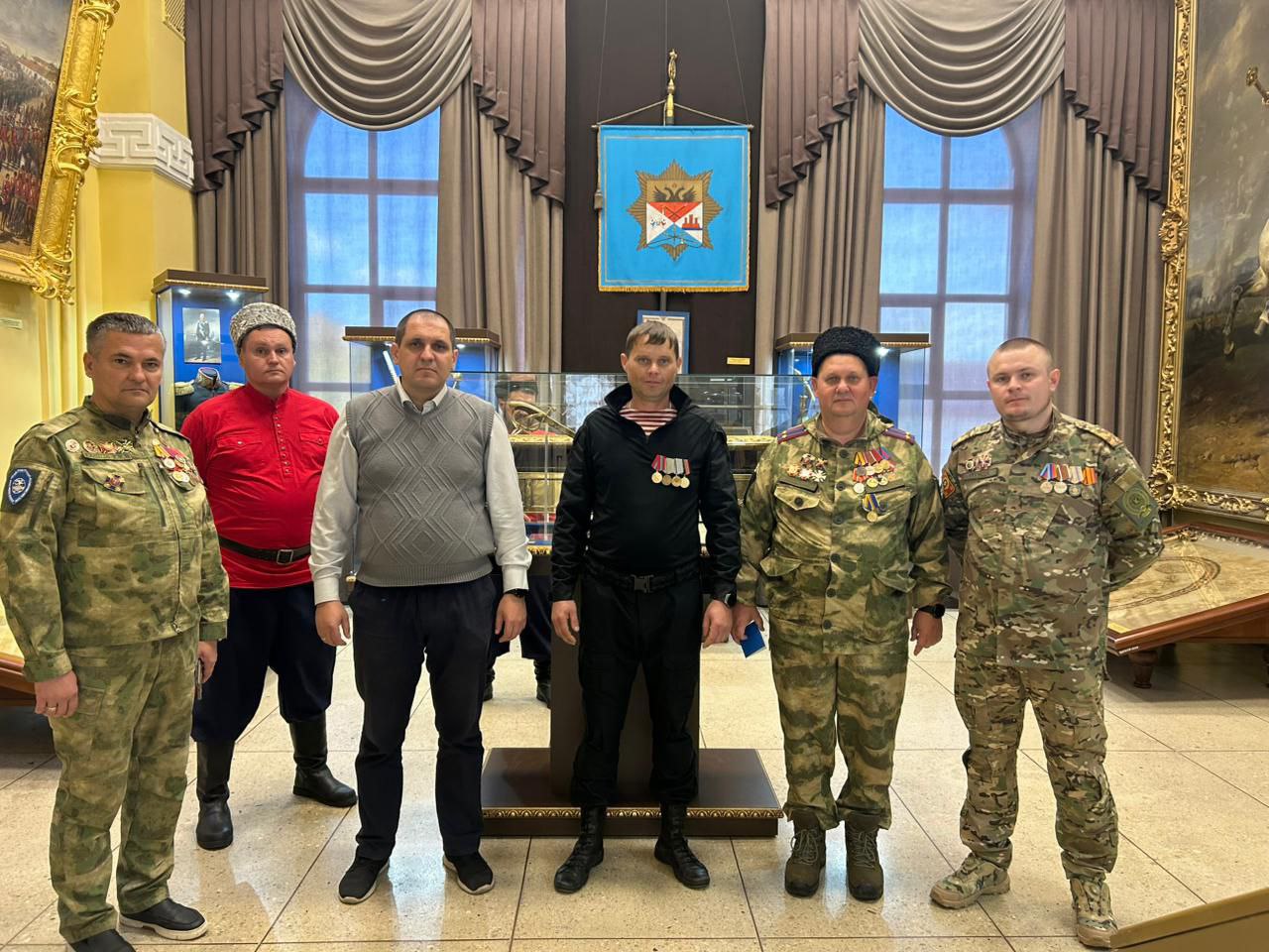 В день празднования наиболее почитаемого у казаков праздника Покрова Пресвятой Богородицы  музей посетили казаки - бойцы бригады БАРС-16 «Кубань».