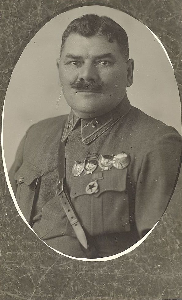 5 марта 1885 года, 141 год назад,  в Верхнекундрючинской станице Области Войска Донского родился будущий  генерал – лейтенант -  Тимофей Тимофеевич Шапкин.