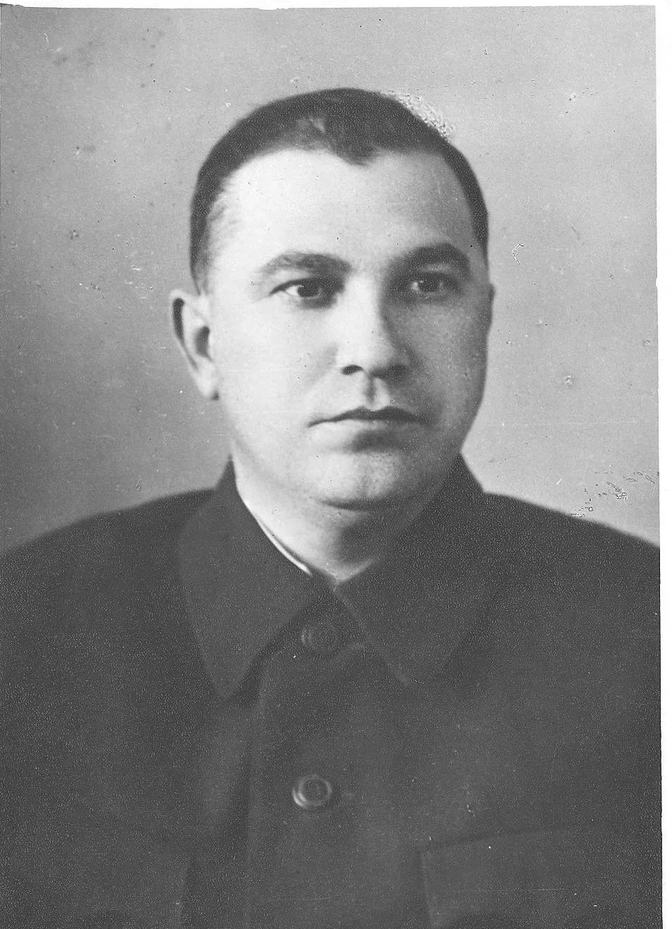Сегодня исполняется 120 лет со дня рождения Кобилева Алексея Григорьевича - ученого-геолога, доктора геолого-минералогических наук, профессора, председателя комитета обороны города Новочеркасска, общественного деятеля.