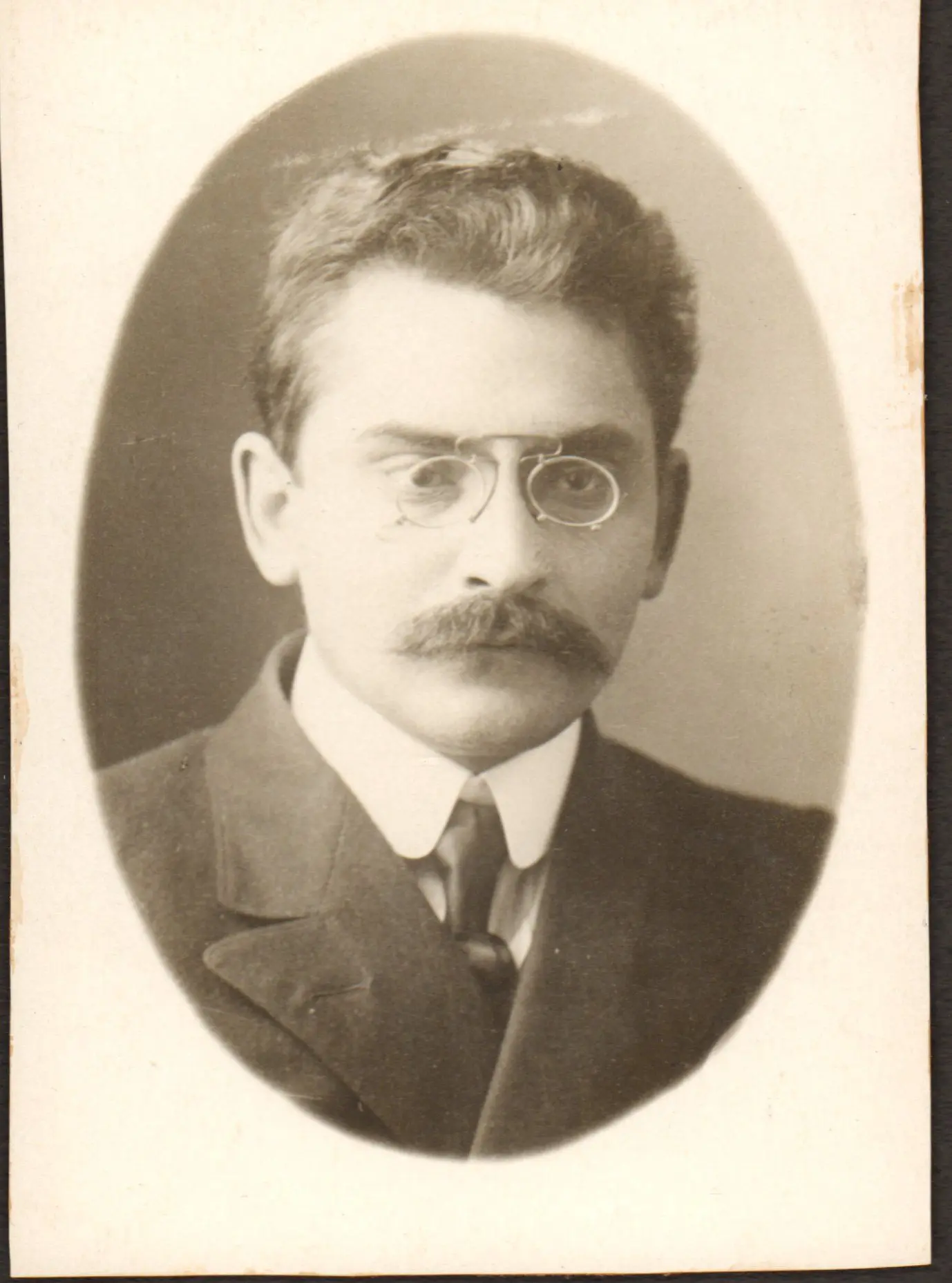 14 апреля 1918 года в ходе событий Гражданской войны на Дону   трагически оборвалась жизнь 36 –летнего бывшего помощника Войскового  атамана  Митрофана Петровича Богаевского.