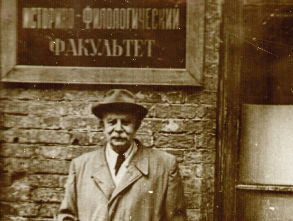 «Ходи к нам с оселецциком кофейкю попить»