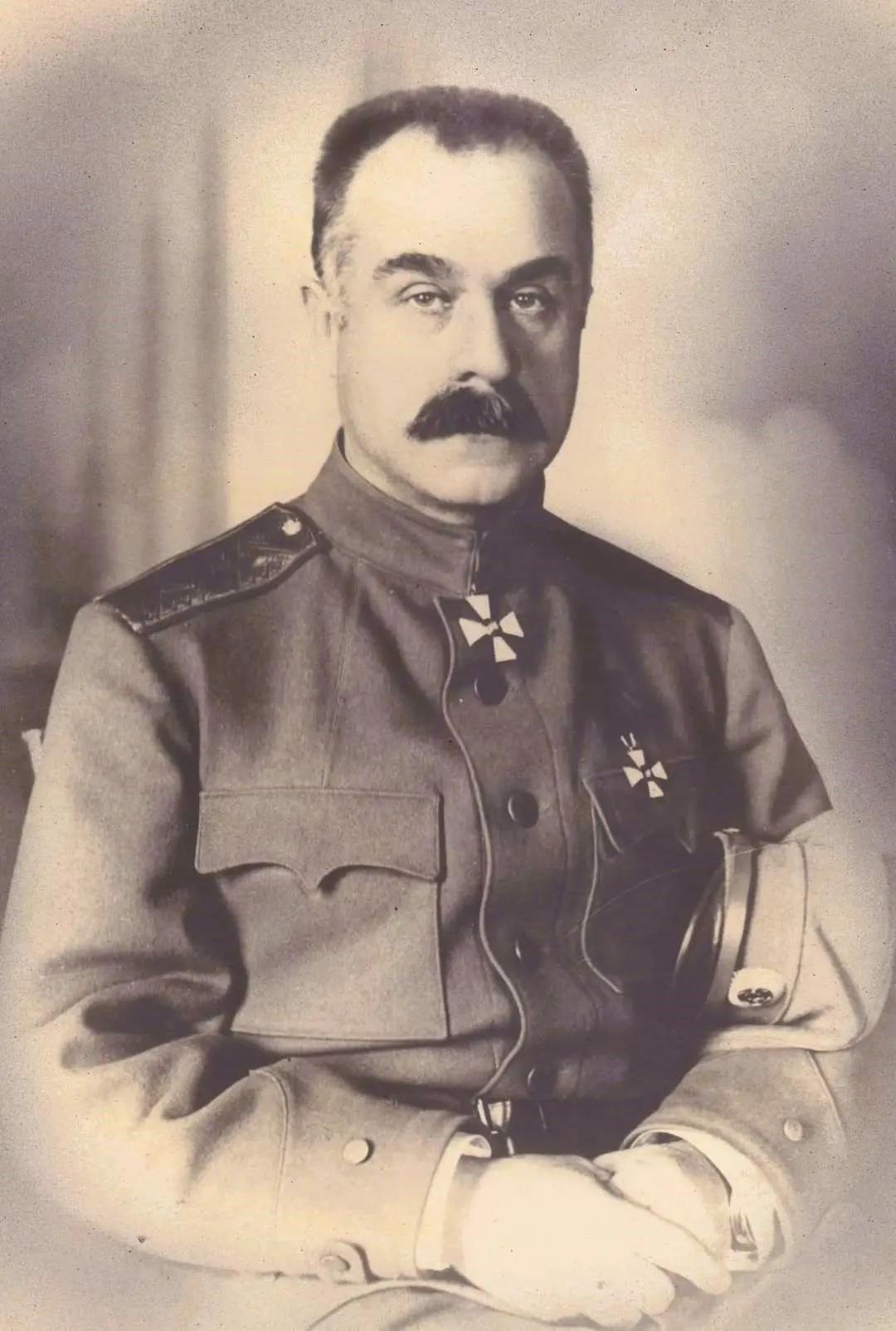12 октября (24 октября – н. с.) 2026 г. исполнилось 165 лет со дня рождения первого демократически избранного донского атамана в ХХ в. – Алексея Максимовича Каледина (1861-†1918).